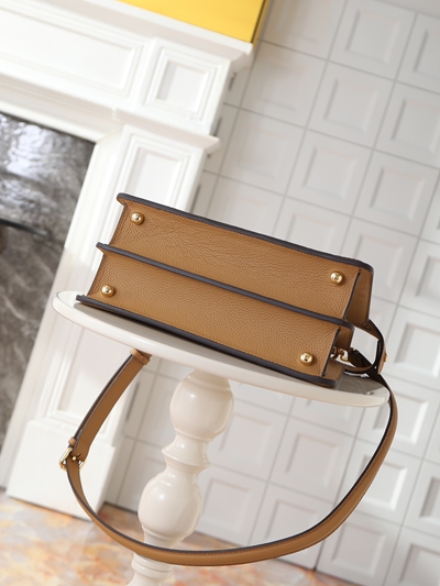 フェンディバッグ素材ディテール